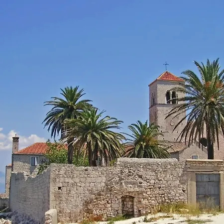 In Okrug Gornji With Terrace, Air Condition, Wifi, Washing Machine Appartamento Traù