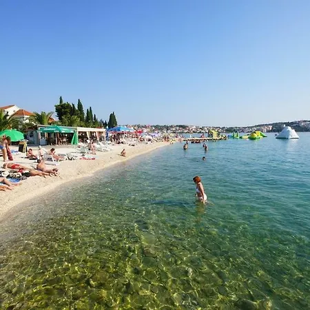 アパート In Okrug Gornji With Terrace, Air Condition, Wifi, Washing Machine