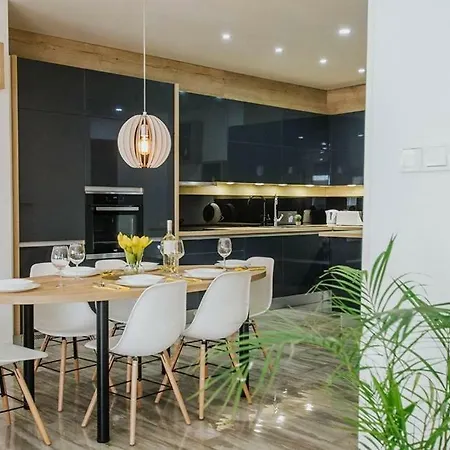 In Okrug Gornji With Terrace, Air Condition, Wifi, Washing Machine Appartamento Traù