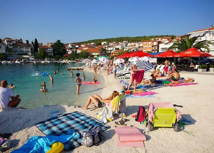 In Okrug Gornji With Terrace, Air Condition, Wifi, Washing Machine 公寓 特罗吉尔