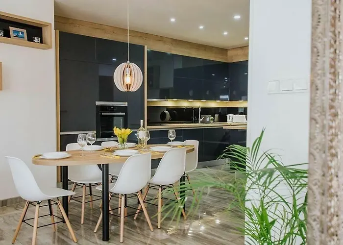 In Okrug Gornji With Terrace, Air Condition, Wifi, Washing Machine 公寓 特罗吉尔