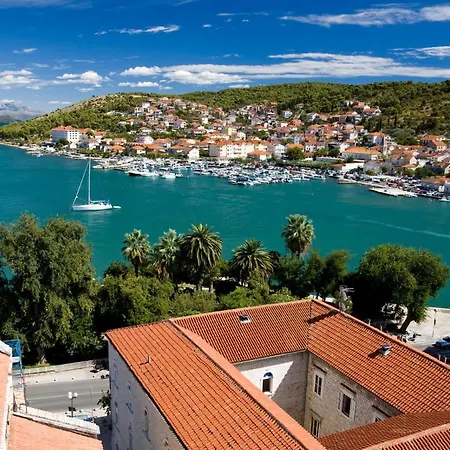 Apartment In Okrug Gornji With Terrace, Air Condition, Wifi, Washing Machine Trogir