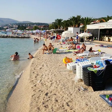 Apartment In Okrug Gornji With Terrace, Air Condition, Wifi, Washing Machine Trogir